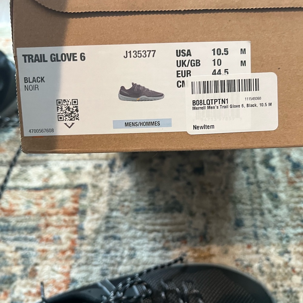Brand new Merrell Men’s Trail glove 6
